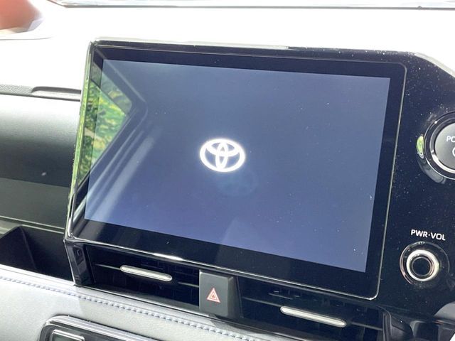 TOYOTA VOXY HYBRID 2023