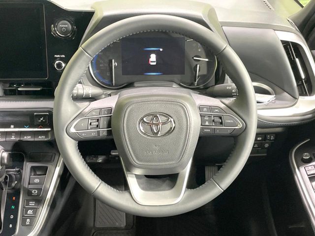 TOYOTA VOXY HYBRID 2023