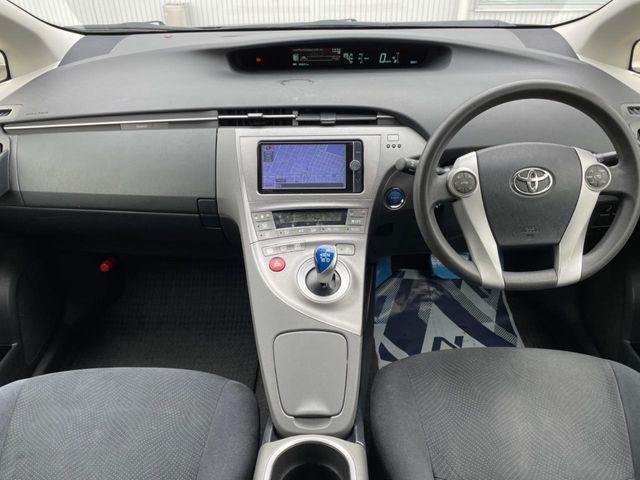 TOYOTA PRIUS 2013