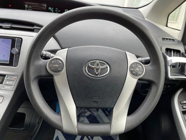 TOYOTA PRIUS 2013