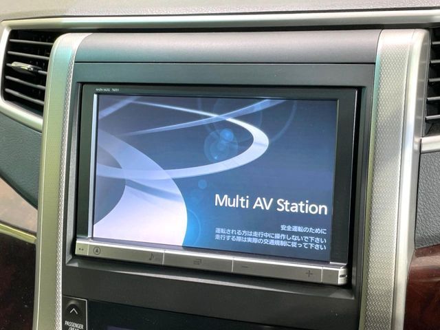 TOYOTA VELLFIRE 2013