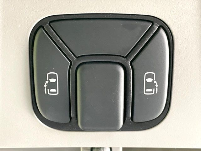 TOYOTA VELLFIRE 2013