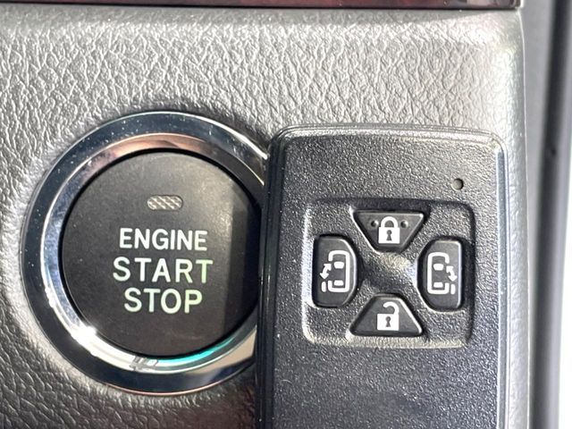 TOYOTA VELLFIRE 2013