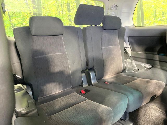 TOYOTA VELLFIRE 2013