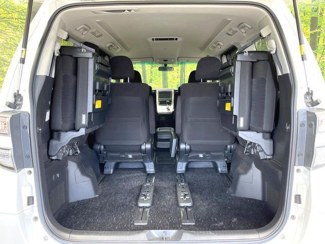 TOYOTA VELLFIRE 2013