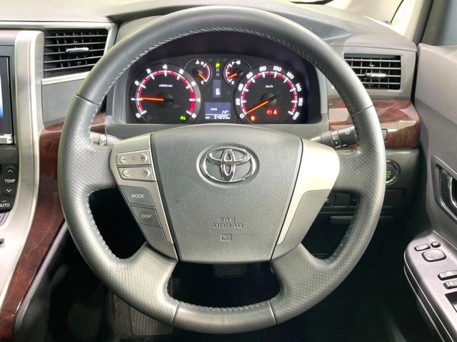 TOYOTA VELLFIRE 2013