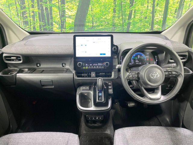 TOYOTA SIENTA HYBRID 2023