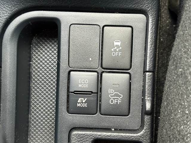 TOYOTA VITZ HYBRID 2018