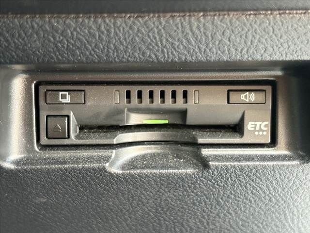 TOYOTA VITZ HYBRID 2018