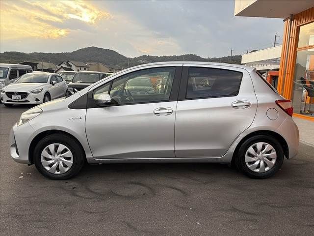 TOYOTA VITZ HYBRID 2018