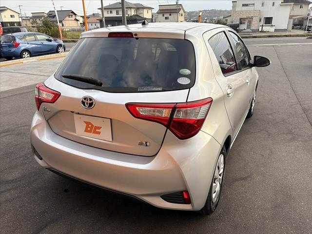 TOYOTA VITZ HYBRID 2018