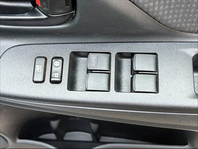 TOYOTA VITZ HYBRID 2018