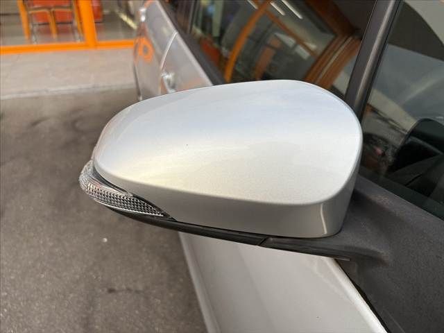 TOYOTA VITZ HYBRID 2018