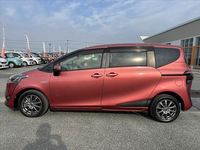 TOYOTA SIENTA HYBRID 2017