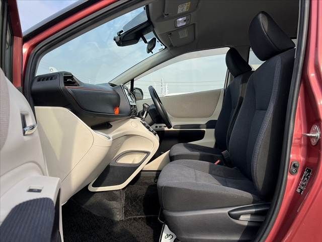 TOYOTA SIENTA HYBRID 2017