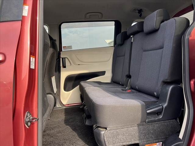 TOYOTA SIENTA HYBRID 2017