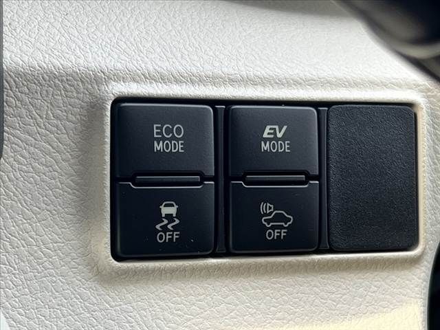 TOYOTA SIENTA HYBRID 2017