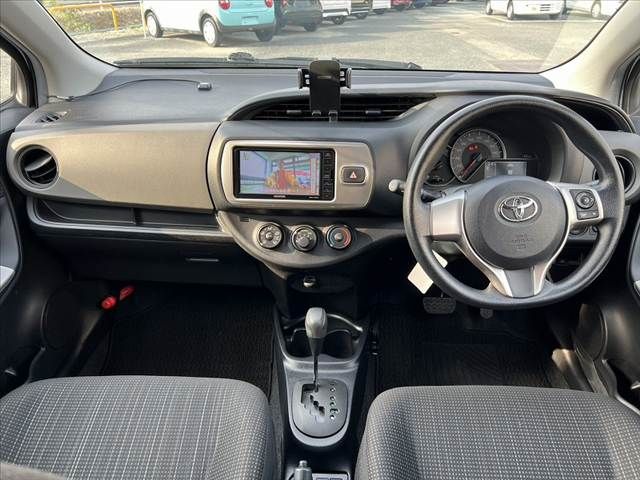 TOYOTA VITZ 2014