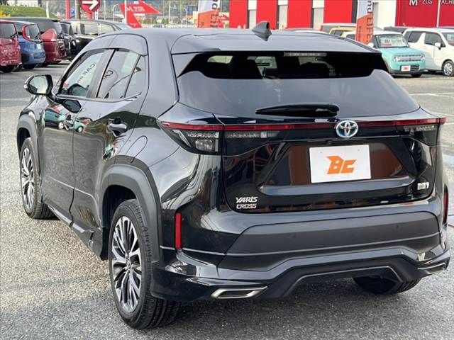 TOYOTA YARIS CROSS HYBRID 2023