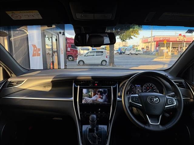 TOYOTA HARRIER 2WD 2017