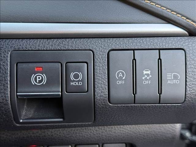 TOYOTA HARRIER 2WD 2017