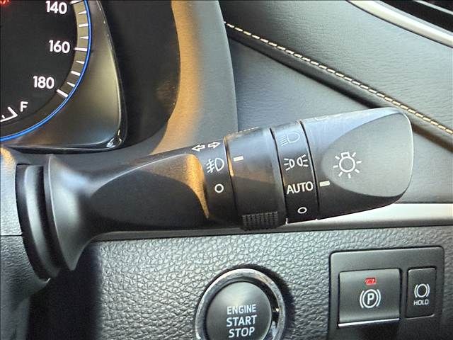 TOYOTA HARRIER 2WD 2017