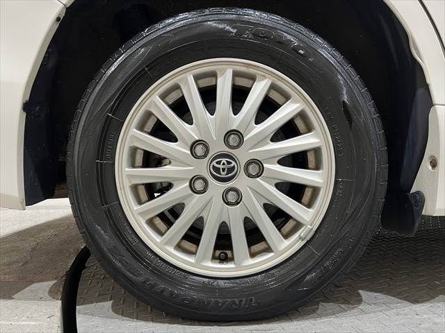 TOYOTA NOAH HYBRID 2016