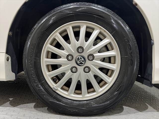 TOYOTA NOAH HYBRID 2016