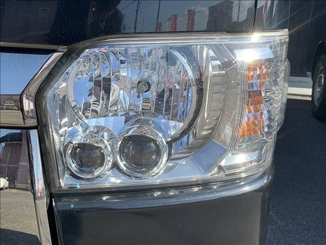 TOYOTA HIACE van 2WD 2017