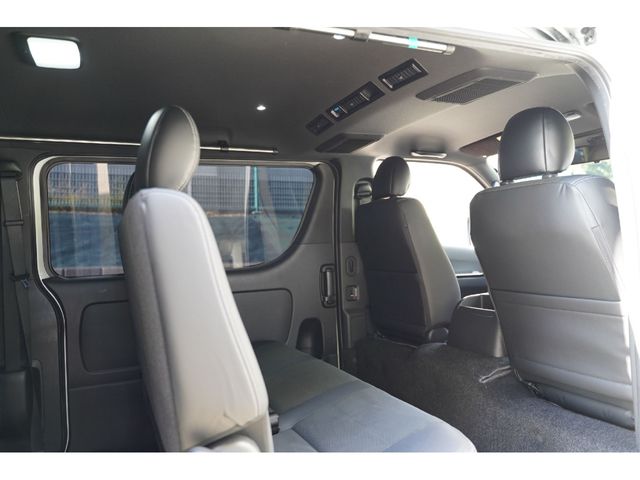 TOYOTA HIACE van 4WD 2023