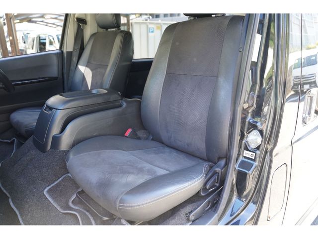TOYOTA HIACE van 4WD 2016