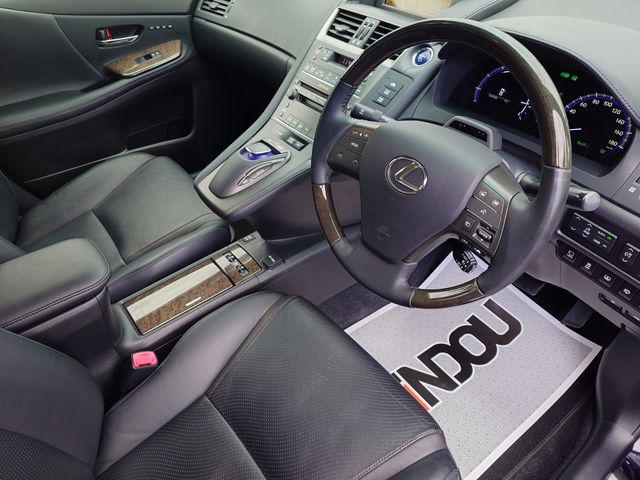 TOYOTA LEXUS HS250h 2012