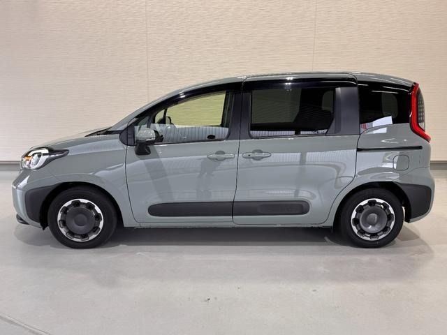 TOYOTA SIENTA HYBRID 2023