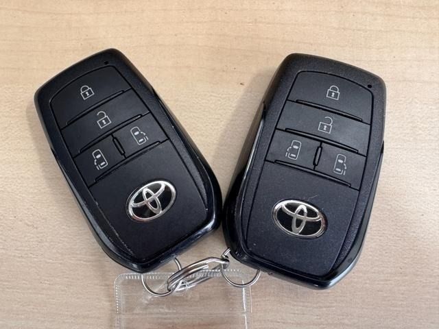 TOYOTA SIENTA HYBRID 2023