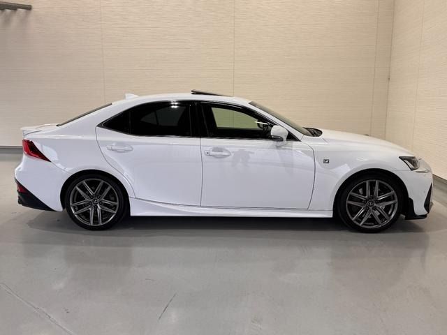 TOYOTA LEXUS IS350 2019