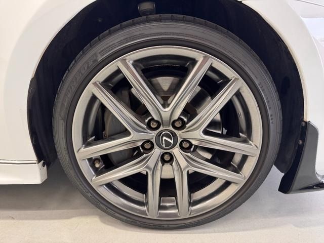 TOYOTA LEXUS IS350 2019