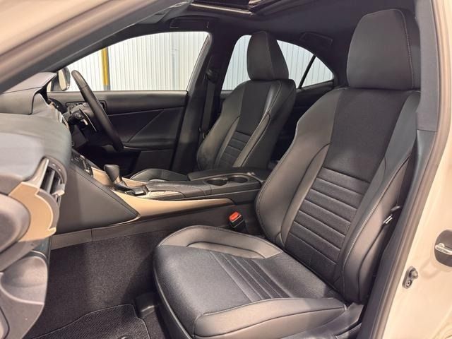 TOYOTA LEXUS IS350 2019