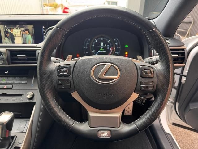 TOYOTA LEXUS IS350 2019