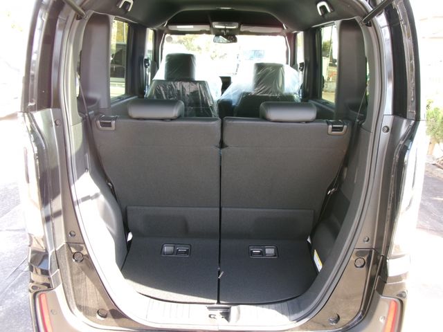 HONDA N BOX CUSTOM 4WD 2025