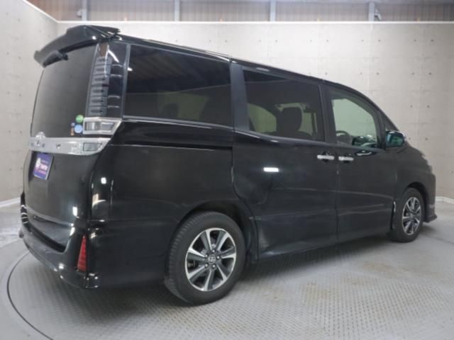 TOYOTA VOXY 2019