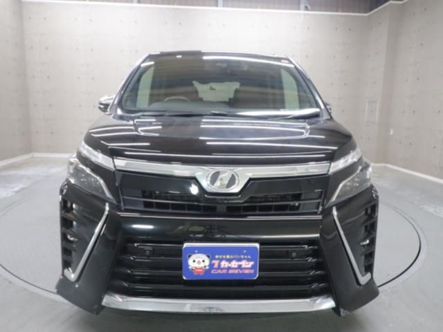 TOYOTA VOXY 2019