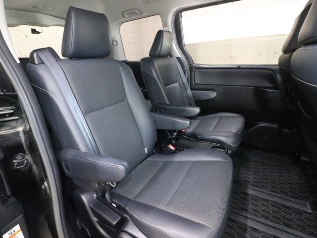 TOYOTA ESQUIRE HYBRID 2014