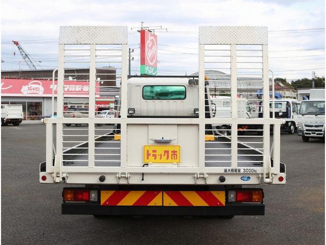 HINO DUTRO 2022
