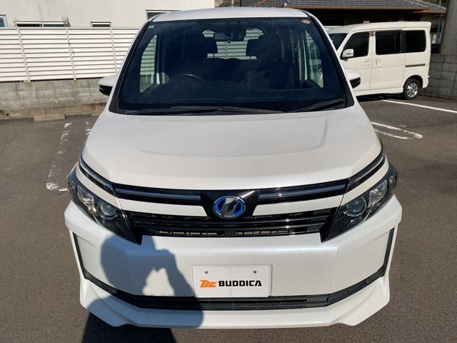 TOYOTA VOXY HYBRID 2014