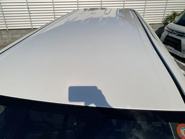 TOYOTA VOXY HYBRID 2014