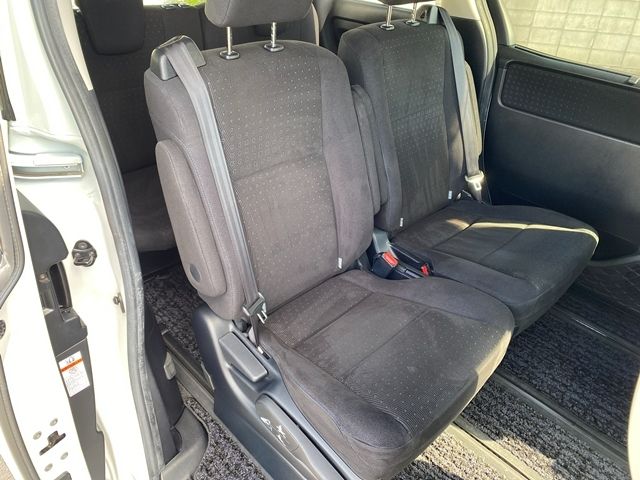 TOYOTA VOXY HYBRID 2014