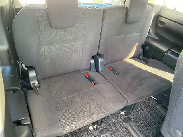 TOYOTA VOXY HYBRID 2014