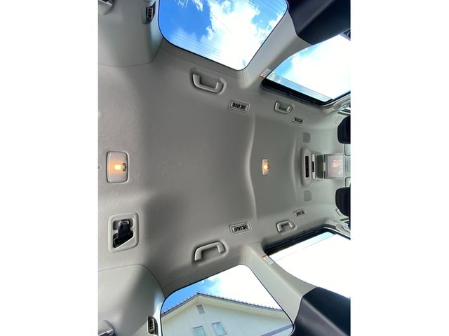 TOYOTA VOXY HYBRID 2014