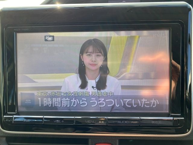 TOYOTA VOXY HYBRID 2014