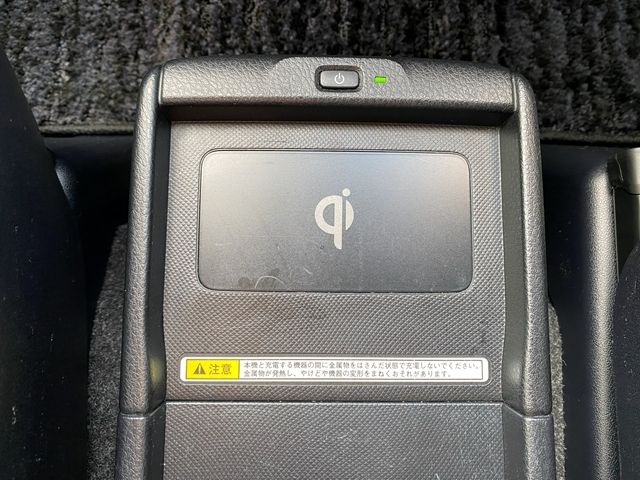 TOYOTA VOXY HYBRID 2014